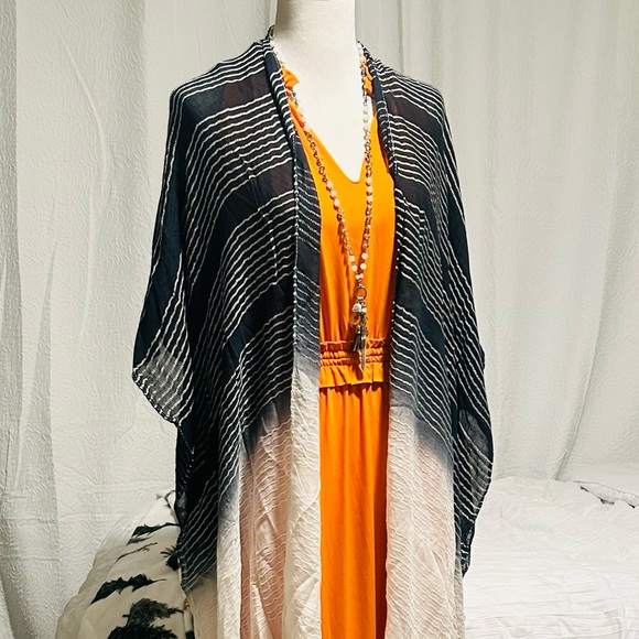 Black and White boho Striped ombré kimono one size - Picture 2 of 7